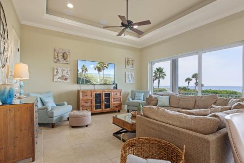 Tiki Tides 7 Bedroom Sleeps 14 Ocean Front Cinnamon Beach Private Pool - image 2