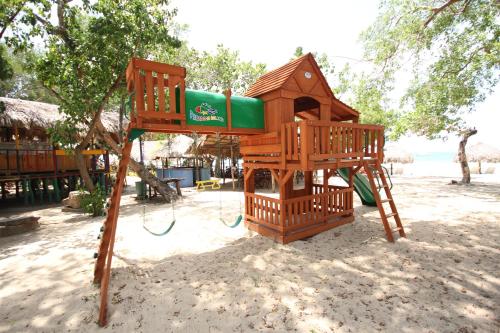 Dārzs, Paradise Island Beach Resort in Punta Rucia