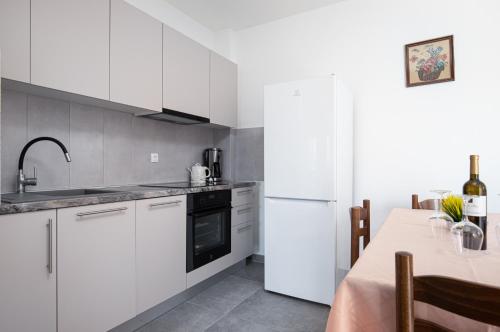 Konyha, Medak in Borik