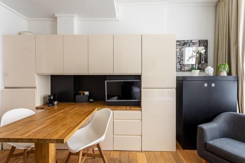 Marylebone Studio Flat - Tap to explore photos