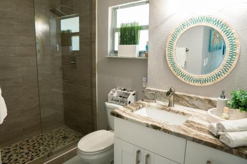 Light & Cozy House in Pompano Beach - BBQ, Patio, Parking, Pompano Beach (photo 9)