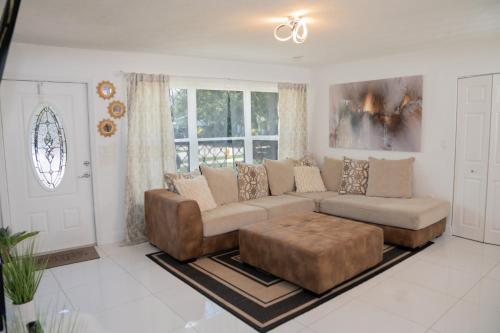 Light & Cozy House in Pompano Beach - BBQ, Patio, Parking, Pompano Beach (photo 2)