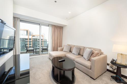 Marina Canal Views 1BR Minutes Away from Marina Mall, The Address Residences, Dubai Marina by Deluxe Holiday Homes, Dubái (foto 2)