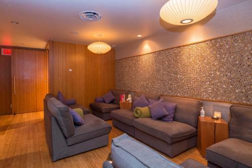 The Sutton Place Hotel-Vancouver - image 3