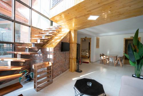 5 to 10 bedrooms houses - 로비