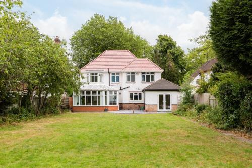 Beautiful 6 bedroom house for 17 guests next to Edgbaston Stadium near สวนสาธารณะแคนนอนฮิลล์