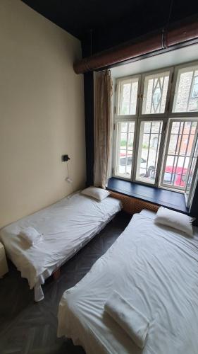 Imaginary Hostel Room Type - Twin Room