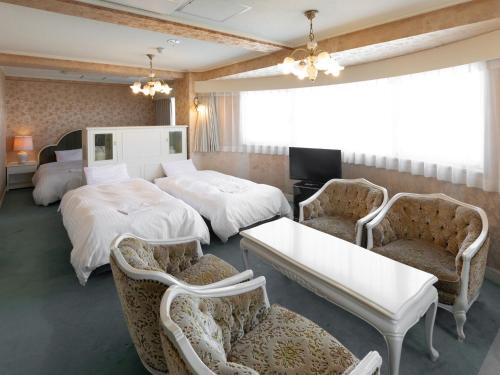 room detail thumbnail 1