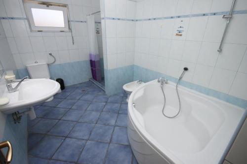 Family friendly apartments with a swimming pool Vodice - 6261 - image 14