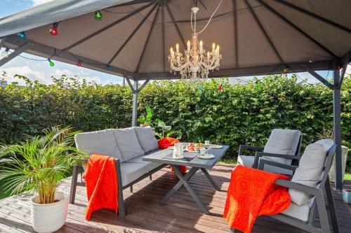 บริการและสิ่งอำนวยความสะดวก, Klara in แซนฟยอร์ด