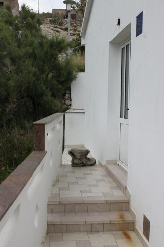 Apartments and rooms with parking space Zubovici, Pag - 6357 in ซูโบวิซี