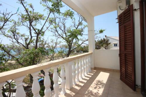 ระเบียง/ชานเรือน, Apartments by the sea Kustici, Pag - 6355 in คุสติซิ