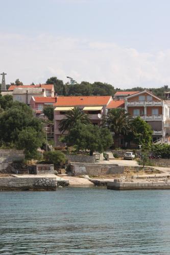  Apartments by the sea Jakisnica, Pag - 6424 in Lun