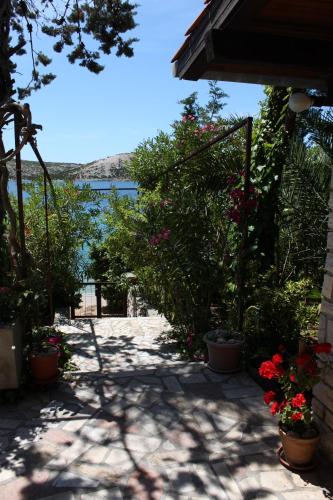 Apartments by the sea Stara Novalja Pag - 6390 - image 10