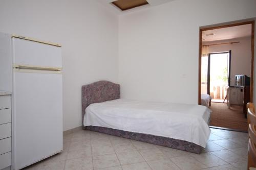 Apartments with a parking space Zubovici Pag - 6409 - image 9