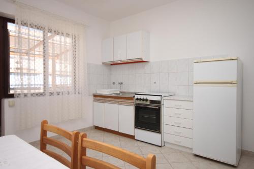 Apartments with a parking space Zubovici, Pag - 6409