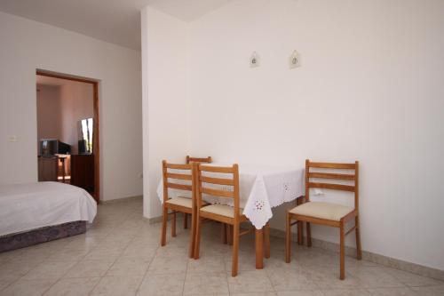 Apartments with a parking space Zubovici, Pag - 6409