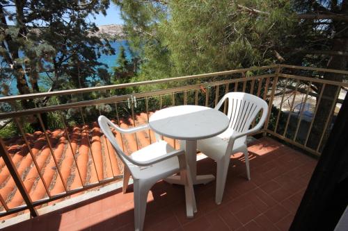Apartments by the sea Stara Novalja Pag - 6390 - image 4