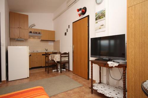 Apartments with a parking space Pag - 6326 - image 8