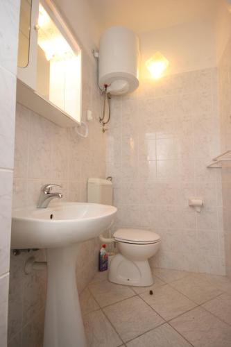 Two-Bedroom Apartment with Terrace and Sea View image 4