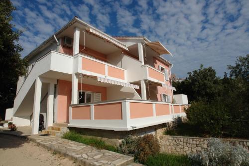  Apartments by the sea Mandre, Pag - 6418 in Kolan
