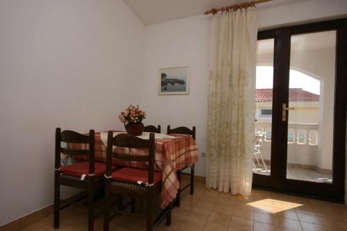Apartments by the sea Pag - 6411 - image 10