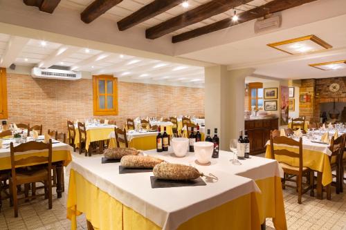 餐廳, Albergo Ristorante Leon d'Oro in 艾斯特