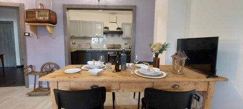  La Terrazza, elegante appartamento stile retrò, 90 mq con doccia sauna Wi-Fi terrazzo e garage in Trient