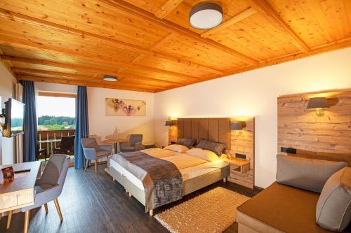 Exterior view of Berg Hotel Weingarten Garni