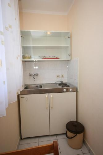 Apartment Stara Novalja 6319f - image 2