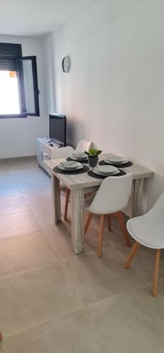 2 bedrooms, 4 beds