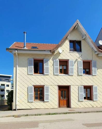 House With Terrace Near The Lake Gérardmer