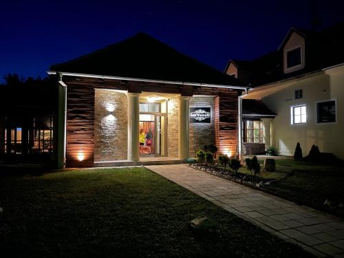 Hotel Veveri in คนินิชคี