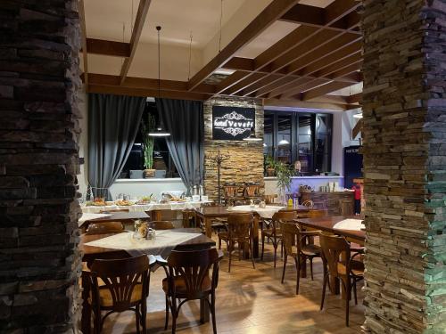 Hotel Veveri in คนินิชคี