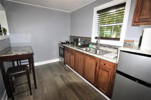 Grand Suite Downstairs image 7
