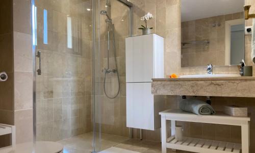 ฝักบัว, Oasis Costalita Estepona II in ปลายา เดล ซอล บียากานา