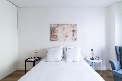 Lusíadas 53 2ºD - Beautiful two-bedroom apartment - Tap to explore photos