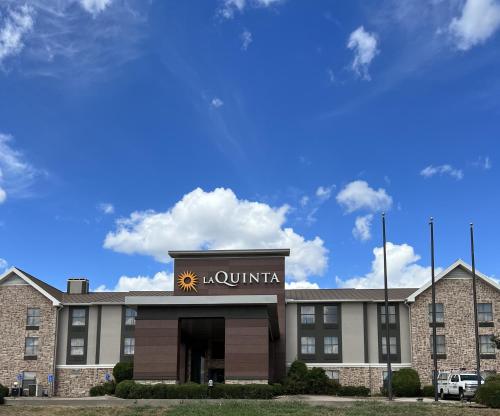 La Quinta by Wyndham Denison - North Lake Texoma - image 9