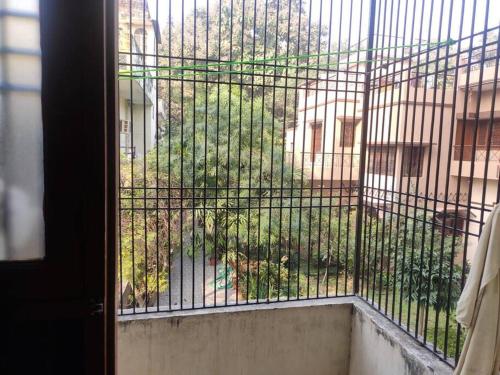 1bedroom ensuit flat with free covered car parking