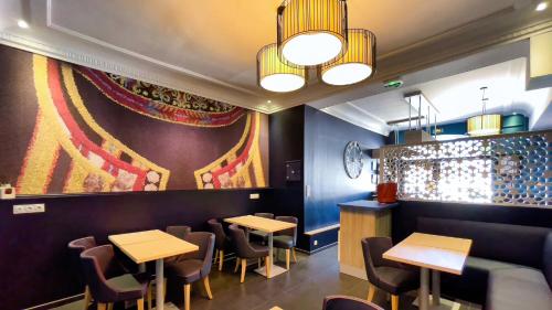 Hotel De La Gare - image 12