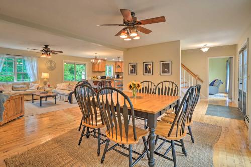 Lakefront Homer Abode with Patio and Backyard! in كورتلاند