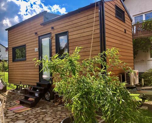 Tiny House mit Saunafass und Garten - Apartment - Brensbach