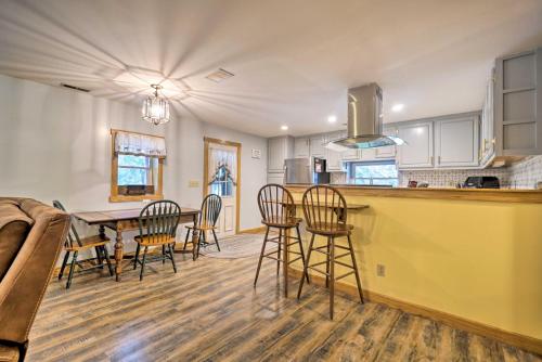 Updated Buckeye Lake Retreat with Game Room! in Thornville, USA
