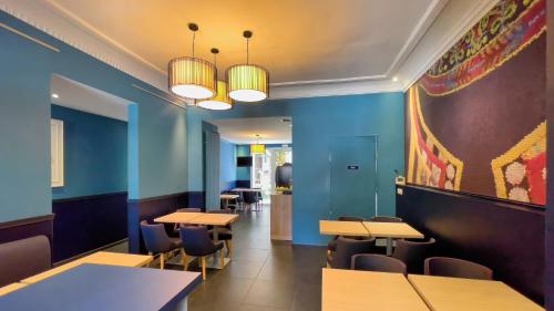 sala de TV, Hotel De La Gare in Quimper