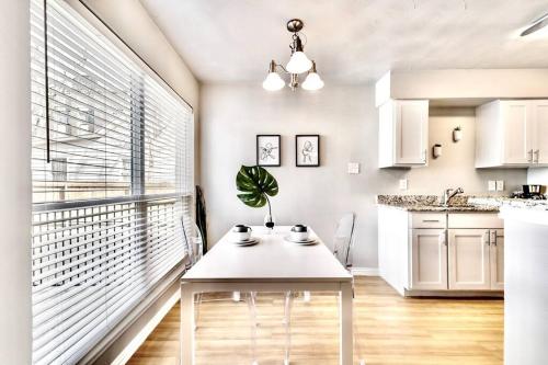 City Outside & Tranquility Inside in Dallas, USA