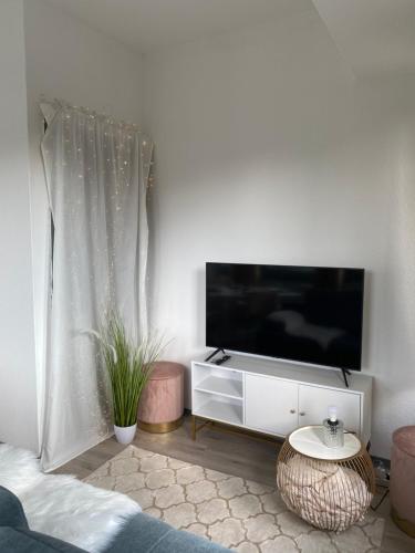 Suite4Monteure - Modern & Zentral in der City I Küche I Waschmaschine I Balkon, Stuttgart (photo 11)