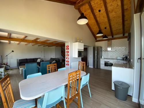 Iekārtas, Casa Los Rinocerontes in Sarón