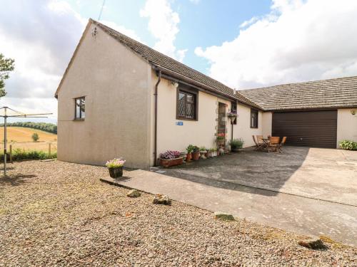 Courtyard Cottage Duns - image 12