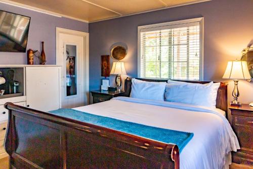 J Patrick House & Inn - image 5