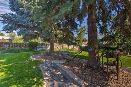 South Denver Lake Home with Large Yard and Hammock - image 10